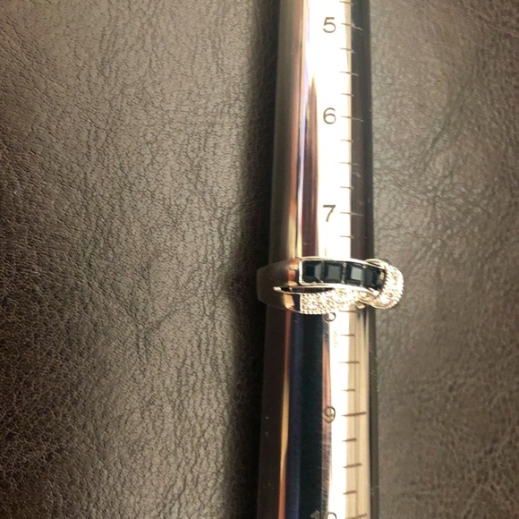 Silver ring with white and black stones - Picture 4 of 12